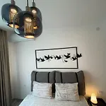 3 Bedroom Apt, Spacious, Near South Park