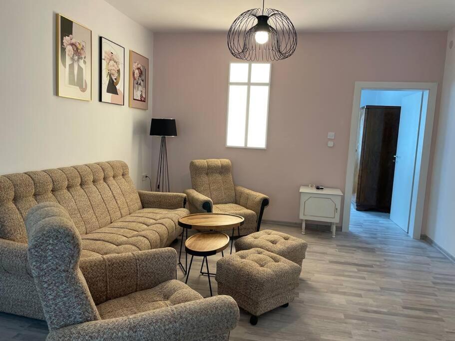 3 Bedroom Apt, Spacious, Near South Park * Sofia